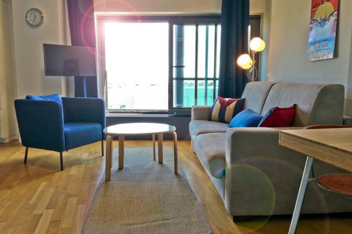 Modern & Bright Flat - 2 Min From The Sea Διαμέρισμα Σαβόνα Εξωτερικό φωτογραφία