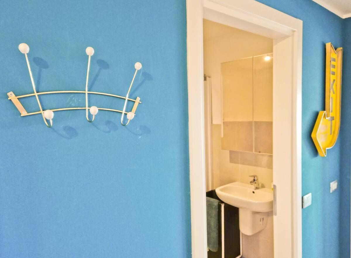 Modern & Bright Flat - 2 Min From The Sea Διαμέρισμα Σαβόνα Εξωτερικό φωτογραφία