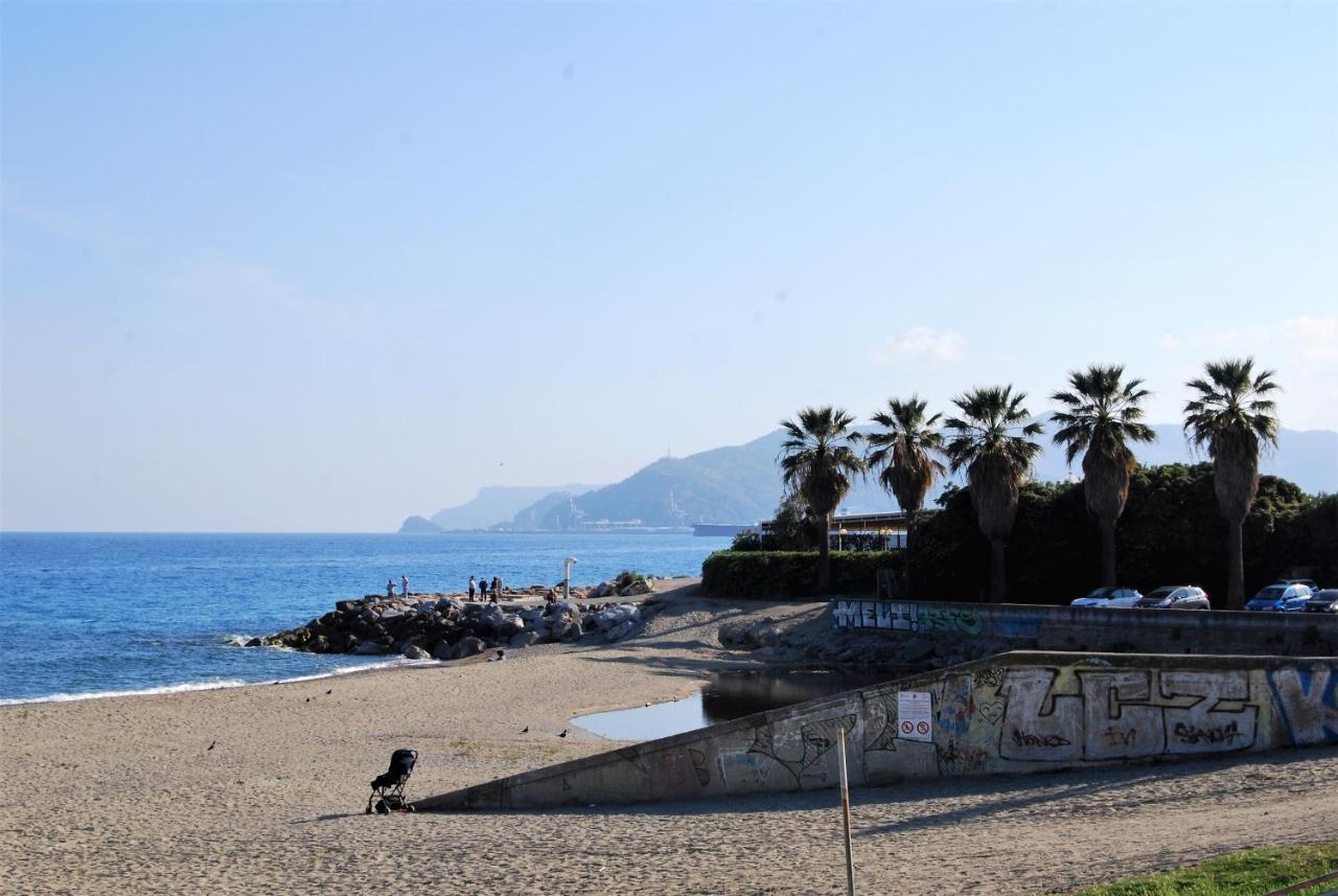 Modern & Bright Flat - 2 Min From The Sea Διαμέρισμα Σαβόνα Εξωτερικό φωτογραφία