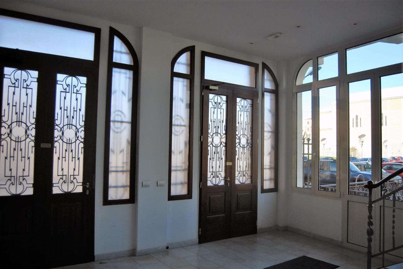 Modern & Bright Flat - 2 Min From The Sea Διαμέρισμα Σαβόνα Εξωτερικό φωτογραφία